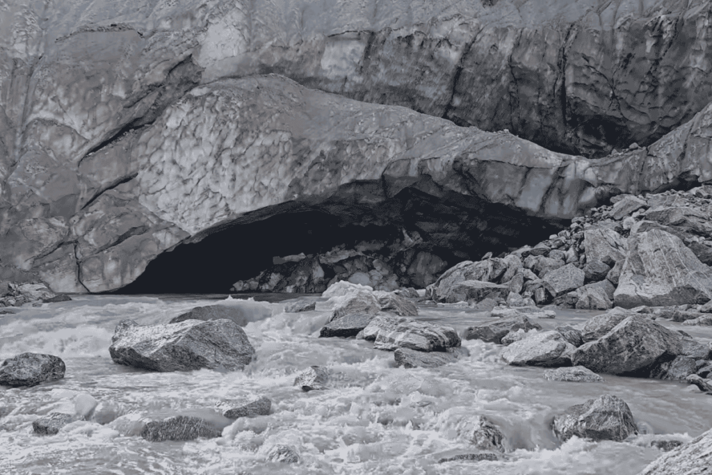 Gaumukh Glacier water view