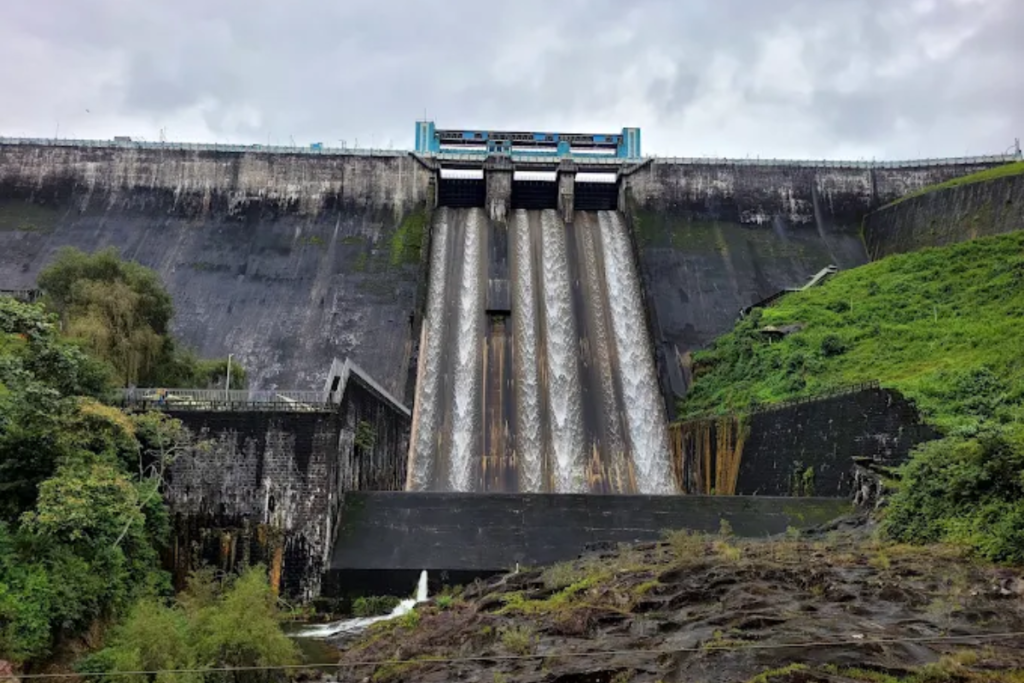 Sholayar Dam Valparai