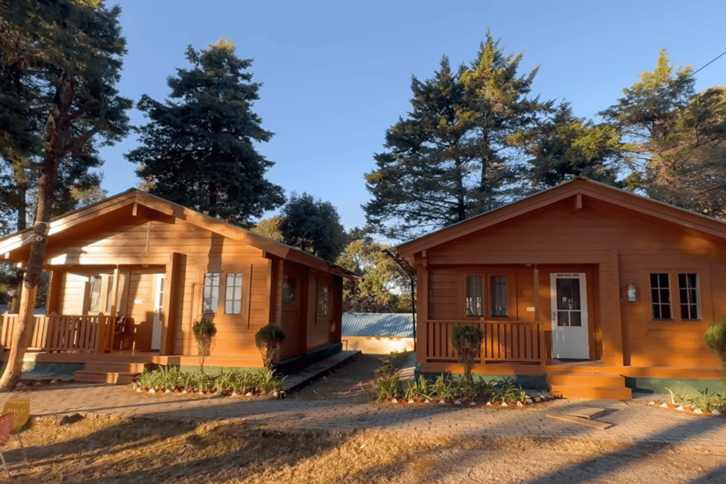 GMVN Tourist Rest House Lansdowne Room