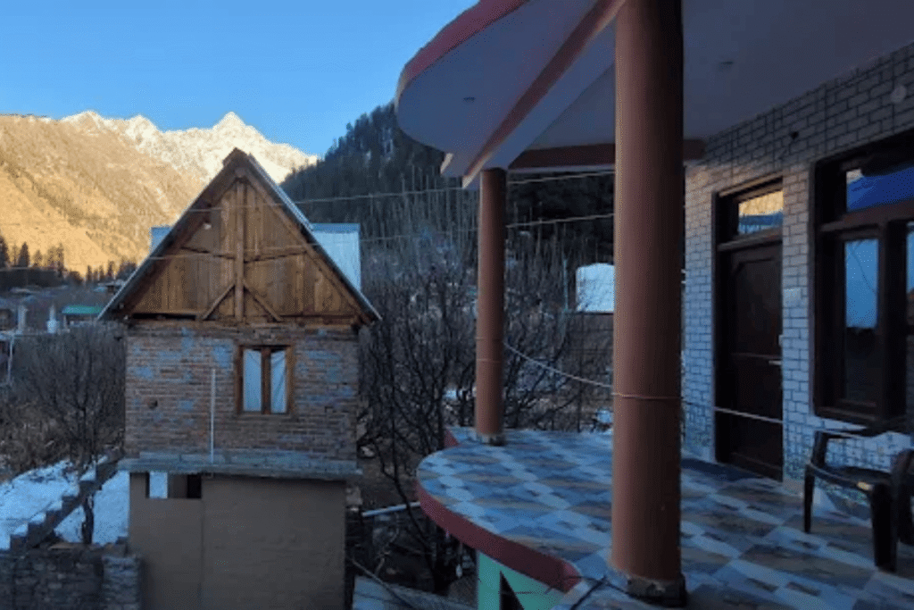 Offbeat Kalga Stay and Cafe