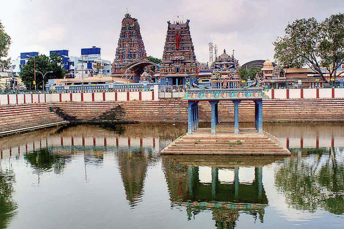 Arulmigu Vadapalani Murugan Temple: History, Timing & Address