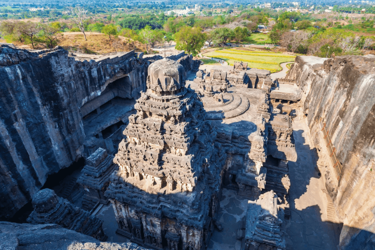 https://luxevista.in/wp-content/uploads/2025/05/Pataleshwar-Cave-Temple-Pune.png?utm_source=chatgpt.com